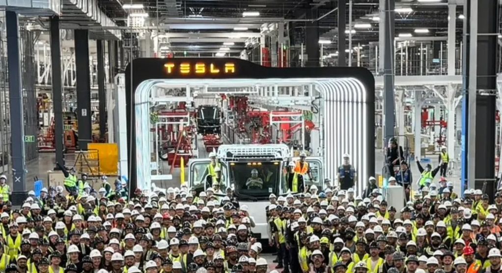 Tesla Semi: Inizia la Produzione del Camion Elettrico di Musk