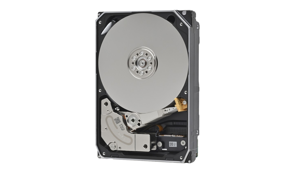 Toshiba annuncia i primi dischi FC-MAMR con capacità fino a 34 TB