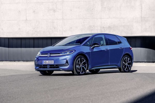 Volkswagen ID.3 Neo: Scopri l’Autonomia Fino a 630 km, Ricarica Super Rapida a 183 kW e il Ritorno dei Tasti Fisici!
