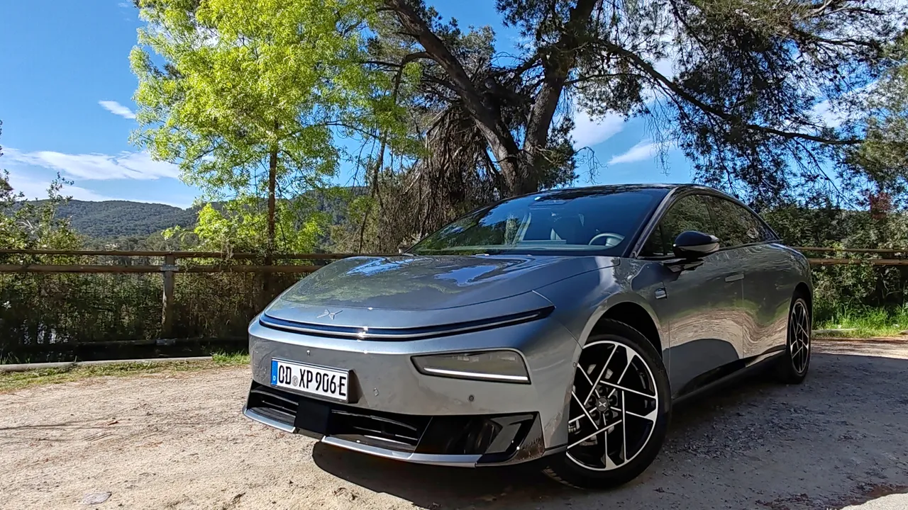Xpeng P7+, prova su strada della berlina elettrica cinese che sfida le premium europee