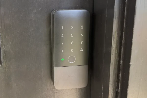 Recensione di Aqara U400: Il futuristico lucchetto smart per HomeKit è finalmente qui!