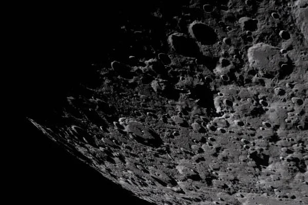 Meteoriti sulla Luna, gli astronauti di Artemis II hanno assistito a sei schianti in tempo reale