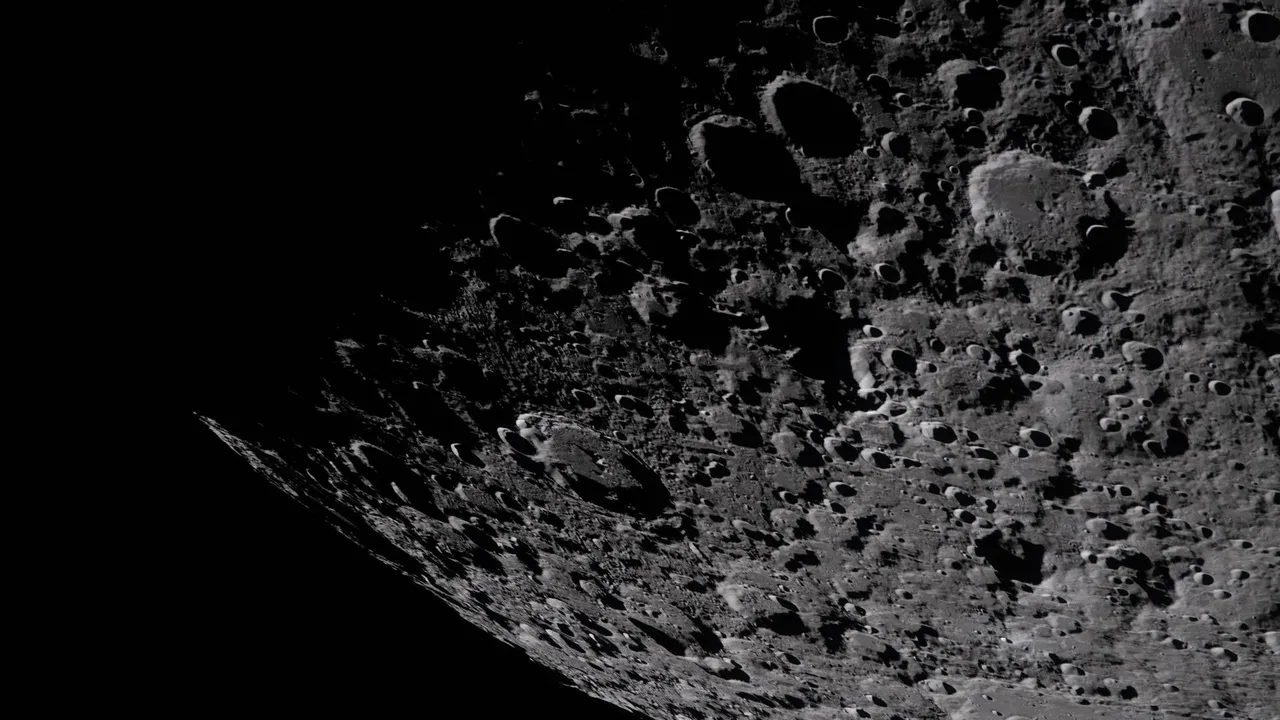 Meteoriti sulla Luna, gli astronauti di Artemis II hanno assistito a sei schianti in tempo reale