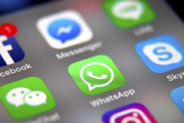 Botta e risposta Elon Musk-WhatsApp sulla privacy della chat – Software e App