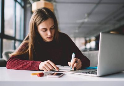 Competenze Digitali in Italia: Perché La Crescita Non È Sufficiente