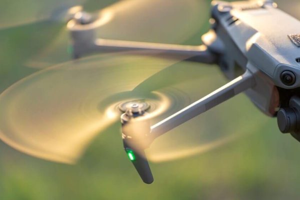 Droni: Test Avanzati di Thales e Viasat per una Connettività Sicura