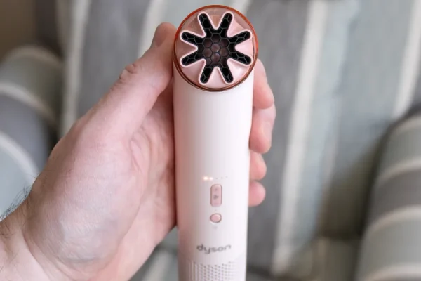 Il ventilatore portatile Dyson: più potente e sorprendentemente rumoroso di quanto pensassi!