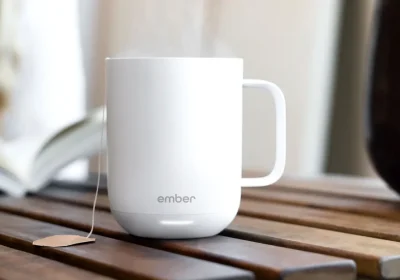 Mug intelligente auto-riscaldante Ember in sconto, perfetta per la Festa della Mamma!