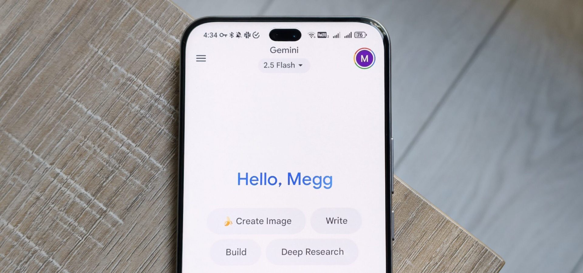 Google potrebbe presto salutare le attuali voci di Gemini (analisi APK)