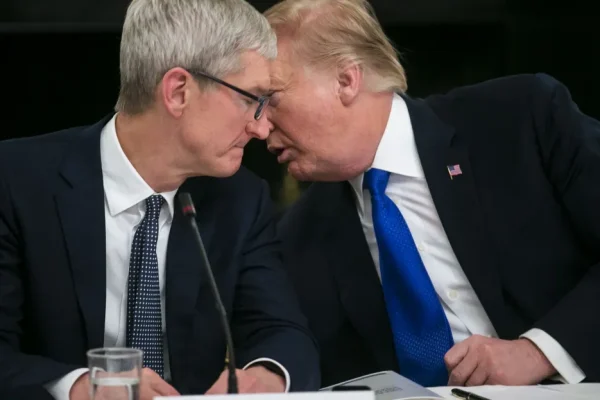 Tim Cook rimane il consigliere strategico di Apple per il successo aziendale