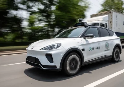 Cina sospende nuove licenze per robotaxi dopo il caos di Baidu