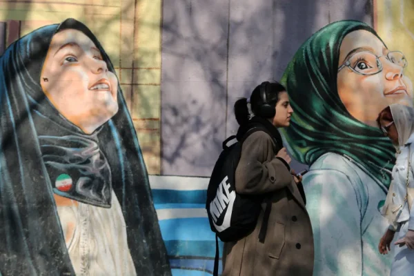 Le donne iraniane “salvate” da Trump: tra realtà e manipolazione AI