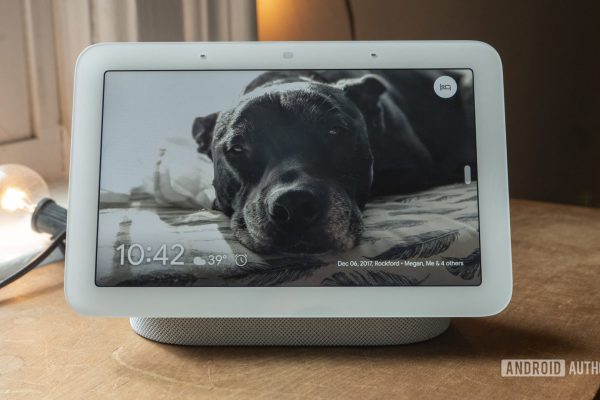 Bug di Nest Hub: Confusione tra AM e PM, Google al lavoro per la soluzione