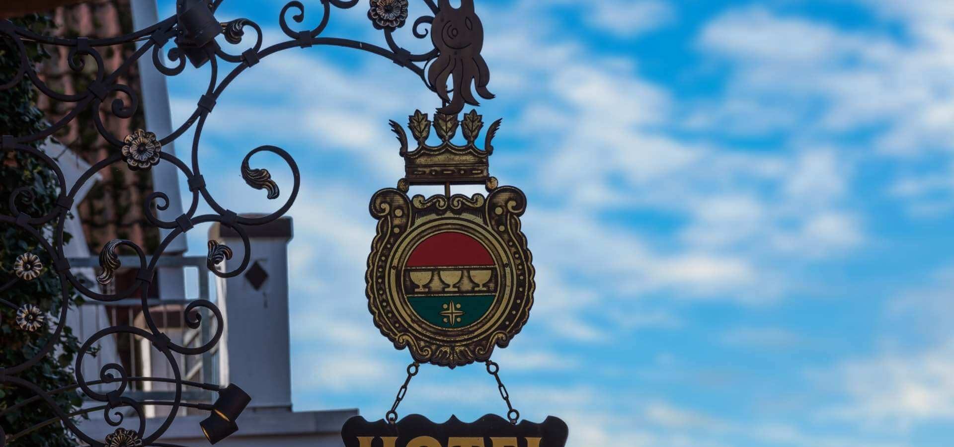 Perché gli hotel che conservano i nostri documenti rappresentano un pericolo crescente