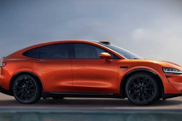 Il SUV elettrico Huawei con autonomia di 802 km pronto per il mercato globale