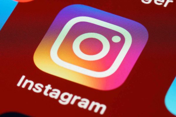 Instagram Instants sbarca in Italia: storie autentiche senza filtri!