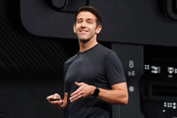 Apple: 10+ Nuovi Prodotti in Arrivo con John Ternus come CEO