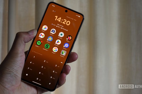 Ho pensato di odiare questo launcher Android ispirato ai telefoni “stupidi”, ma mi sono sbagliato di grosso!