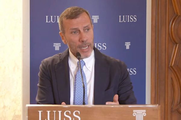 Labriola Richiede un Decreto per la Connettività e la Sicurezza Nazionale nel Settore Tlc