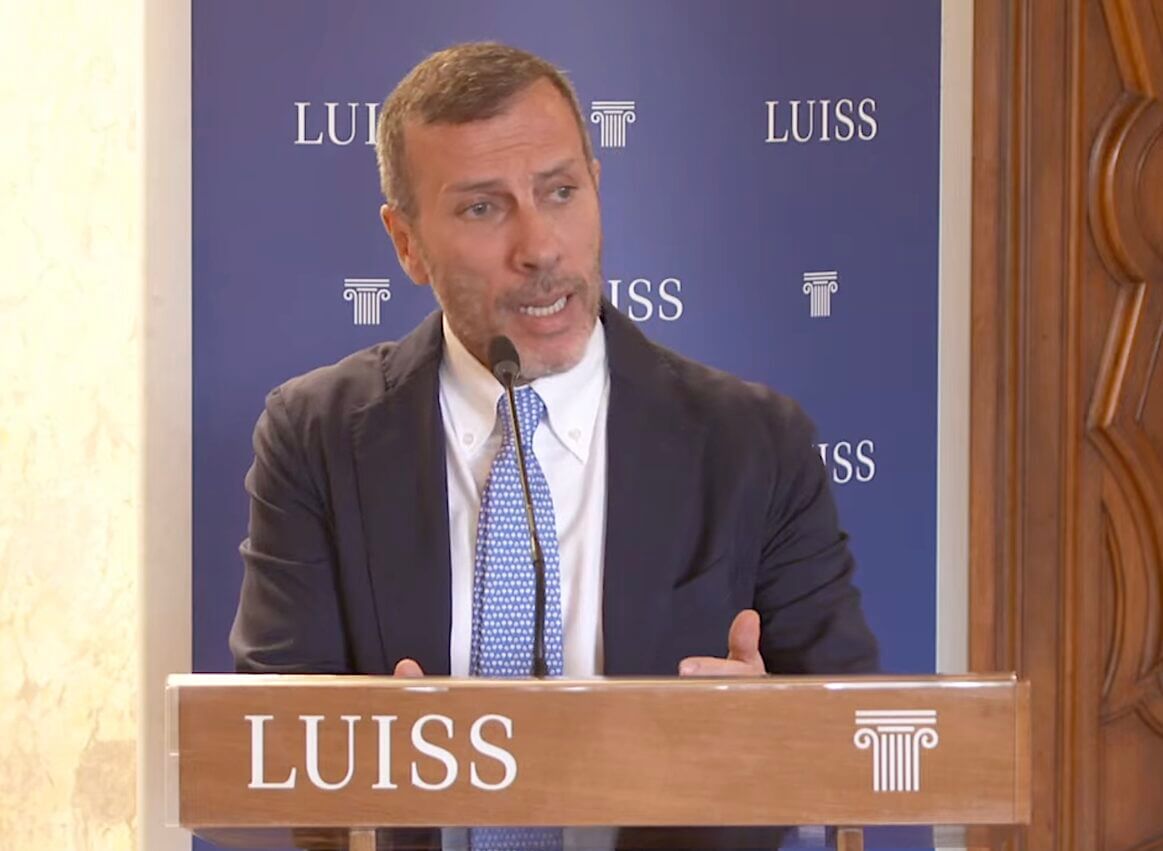 Labriola Richiede un Decreto per la Connettività e la Sicurezza Nazionale nel Settore Tlc