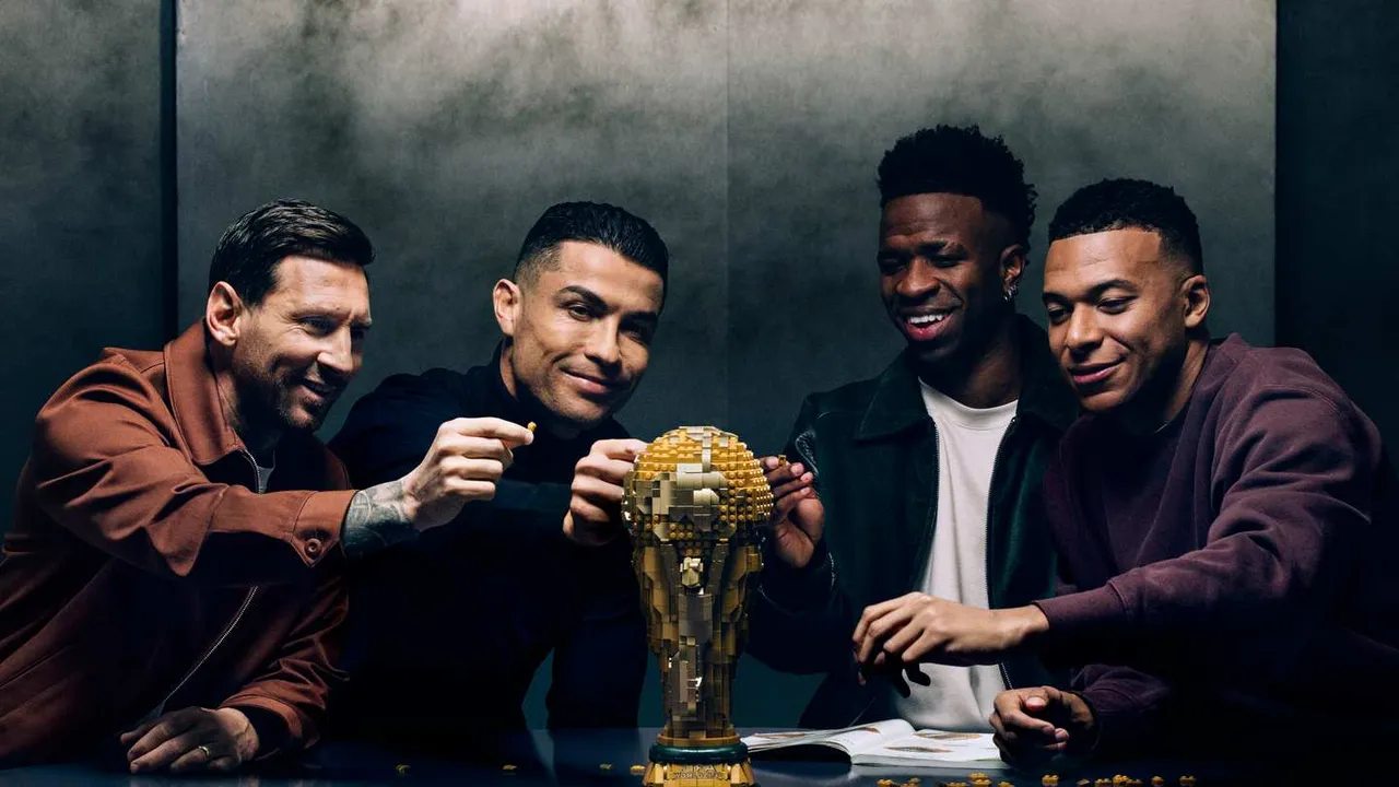 I set Lego dedicati a Messi, Ronaldo, Mbappé e Vinicius Jr.