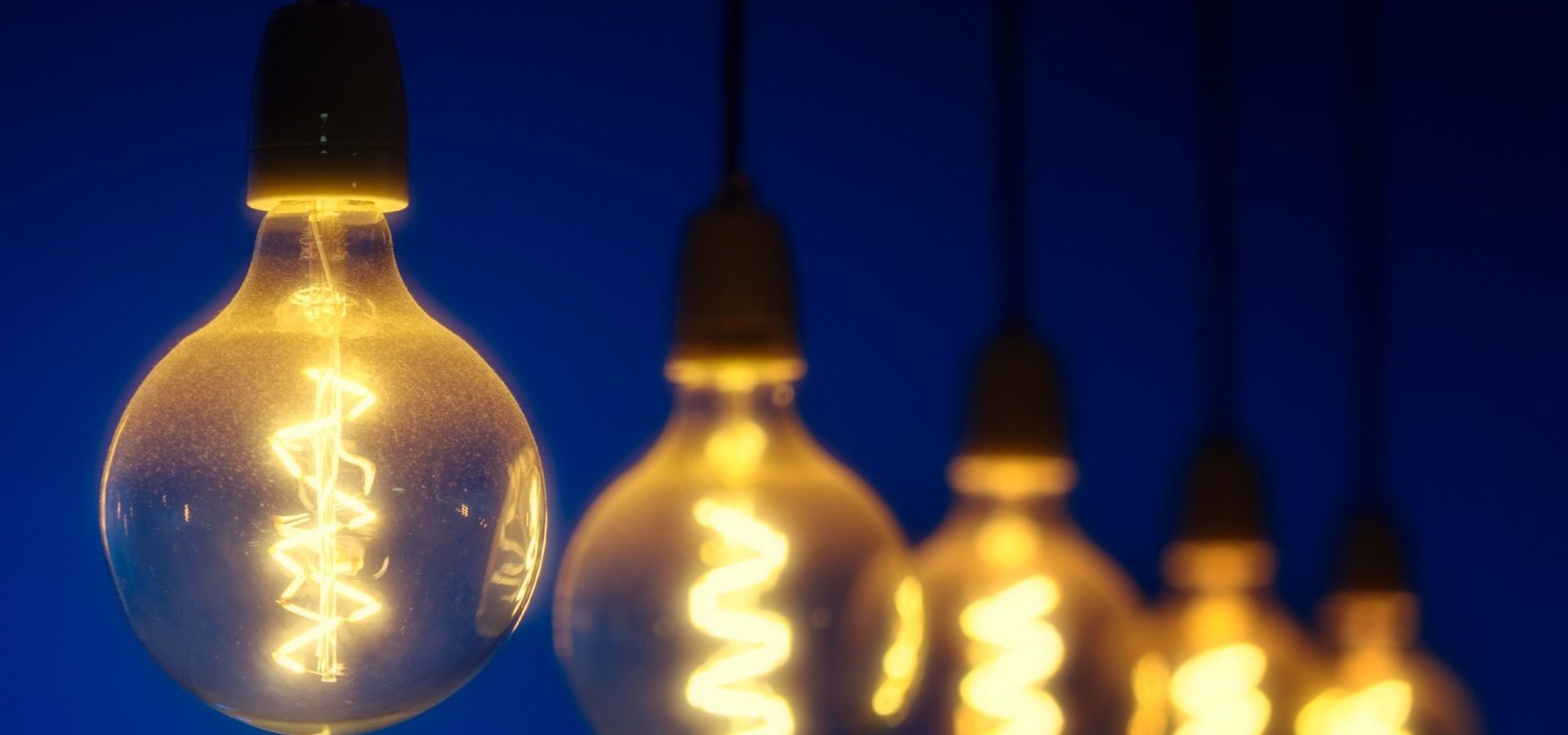 Guida pratica alle nuove tariffe di luce e gas fino al 29 aprile: cali significativi da Octopus.