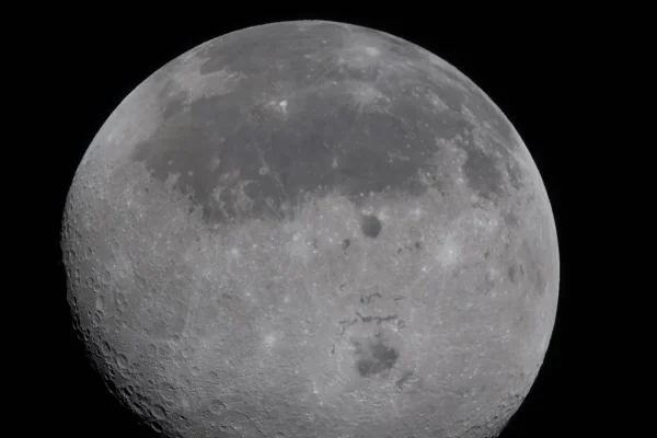 L’acqua, l’energia e il ponte verso Marte. La missione Artemis II e l’importanza geologica della Luna