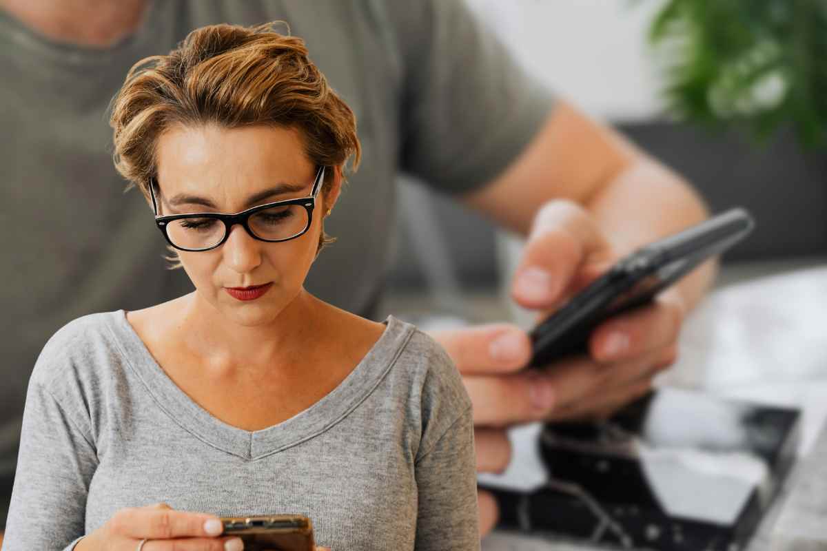 SMS: Ancora 23 Milioni di Italiani Li Utilizzano!