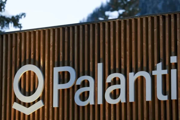 Palantir Pubblica un Mini-Manifesto Contro l’Inclusività e le Culture ‘Regressive’