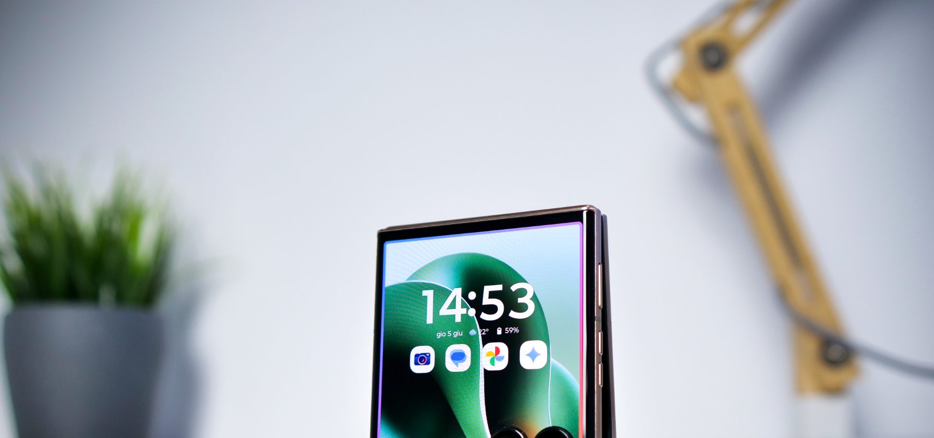 Prezzi trapelati dei nuovi Motorola Razr 70