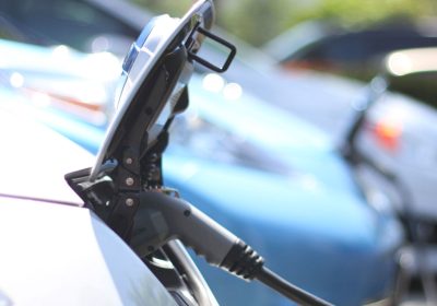 L’interesse verso le auto elettriche aumenta con la guerra in Iran