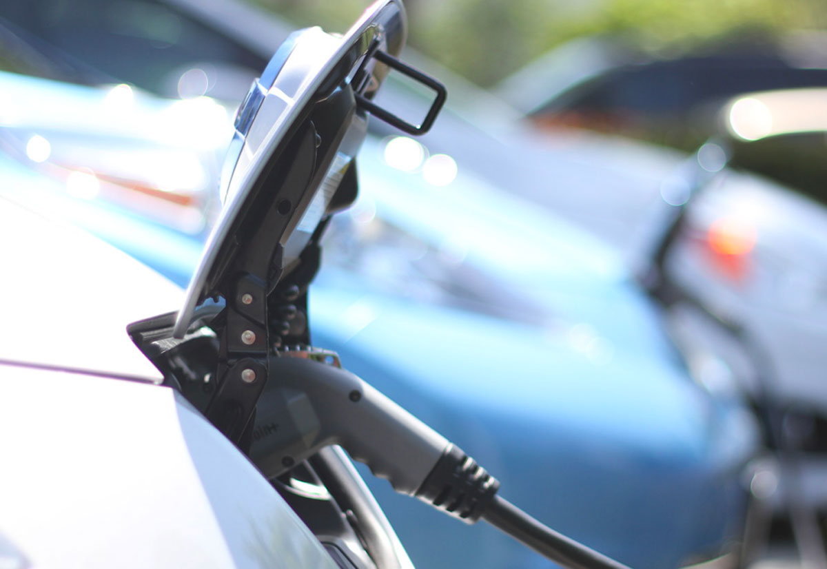 L’interesse verso le auto elettriche aumenta con la guerra in Iran