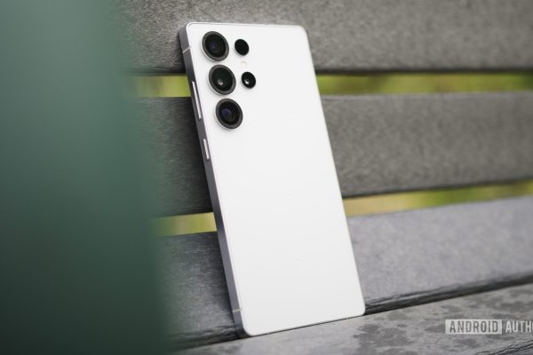 In arrivo Galaxy S25: trapelano le novità di One UI 8.5