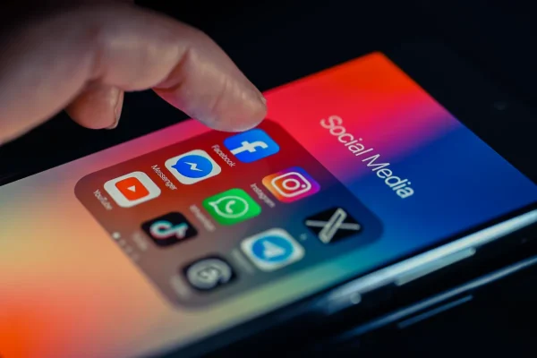 Truffe sui social media: gli utenti perdono 2,1 miliardi di dollari, secondo la FTC