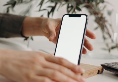 I supporti ideali per l’iPhone da avere sulla scrivania