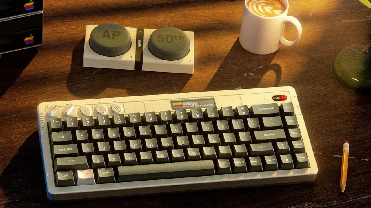 La tastiera vintage che omaggia i 50 anni di Apple