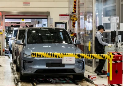 Crescita delle Entrate di Tesla: Aumento grazie alle Vendite di Auto Elettriche e Abbonamenti FSD