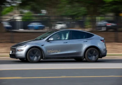 Tesla Lancia il Servizio Robotaxi a Dallas e Houston: Scopri la Rivoluzione della Mobilità!