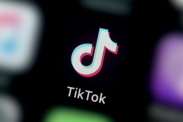 Comprare e Vendere su TikTok: L’Importanza della Community Oggi