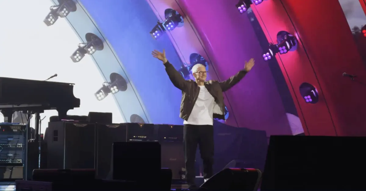 Tim Cook spiega ai dipendenti le ragioni del suo addio e i progetti futuri