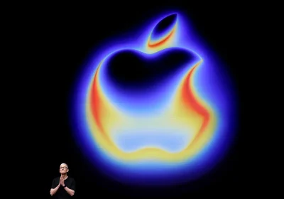 Tim Cook si dimette: quale futuro per Apple?