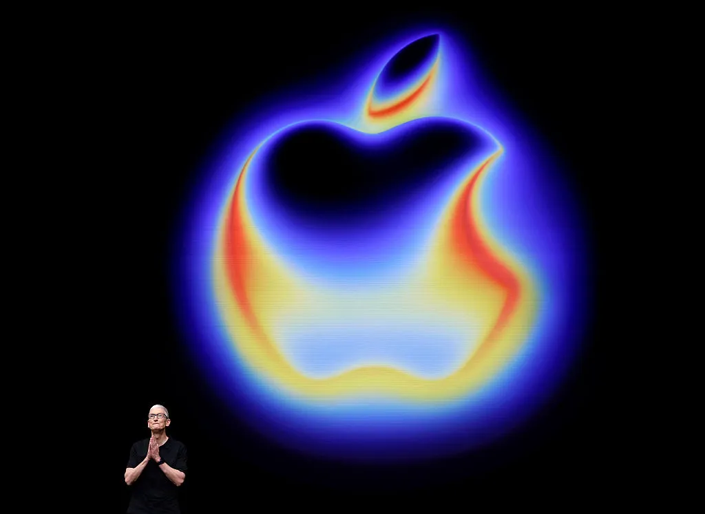 Tim Cook si dimette: quale futuro per Apple?