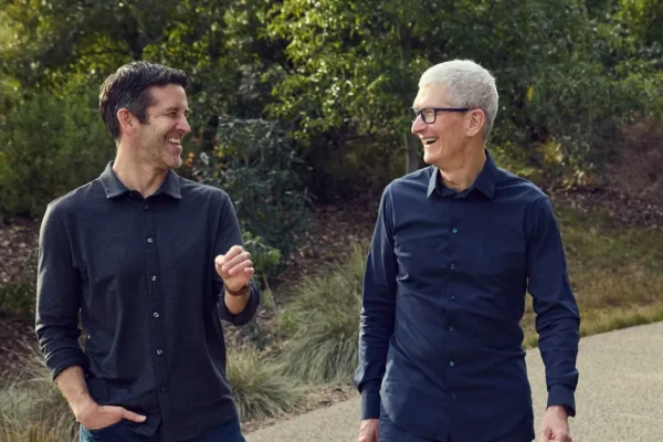 Reazioni di Tech Leaders e Trump all’addio di Tim Cook come CEO di Apple
