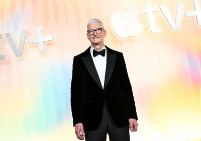 Tim Cook si dimette da CEO di Apple: John Ternus pronto a prendere le redini