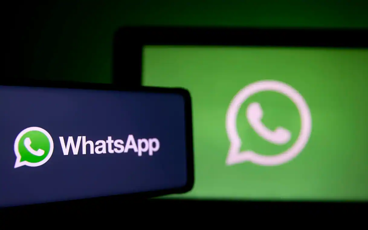 WhatsApp, scoperta una versione falsa italiana: 200 utenti spiati