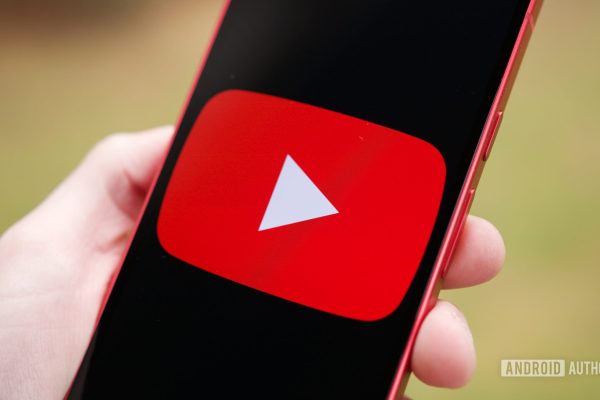 Addio ai deepfake delle celebrità su YouTube