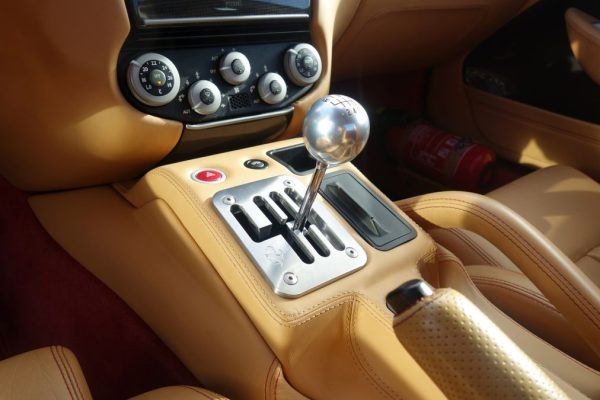 Ferrari V12 MM: Ritorna il Cambio Manuale in Edizione Limitata!
