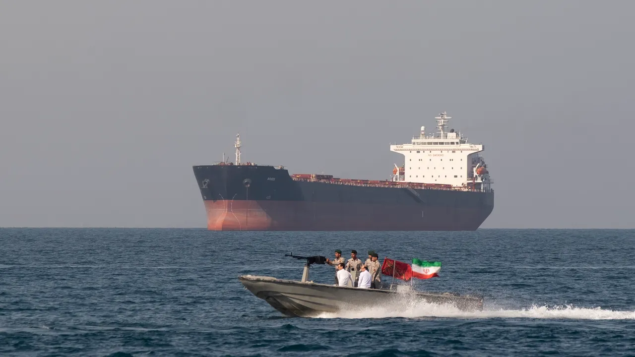 Stretto di Hormuz: La Flotta di Piccole Imbarcazioni Iraniane Blocca la Navigazione