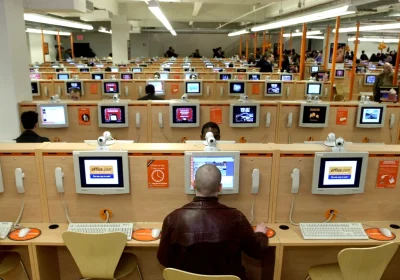 Come il Web ha Trasformato le Persone in Target: Dal Marketing Digitale all’AI e i Rischi di Un’Implosione