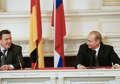La Russia propone Gerhard Schröder come mediatore con l’Ucraina: motivi e implicazioni
